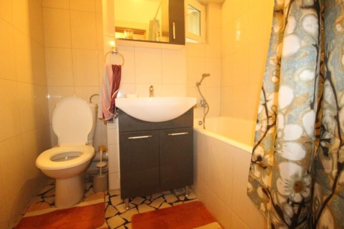 Universitate Inchiriere apartament 3 camere Semimobilat bloc 1980